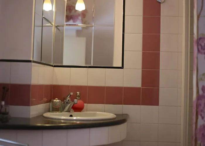 住宿加早餐酒店 Al Borgo 洛韦雷